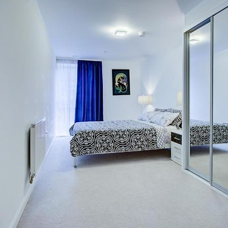 Luxury 2 Bed Flat In A New Block In East Acton Apartman London Kültér fotó