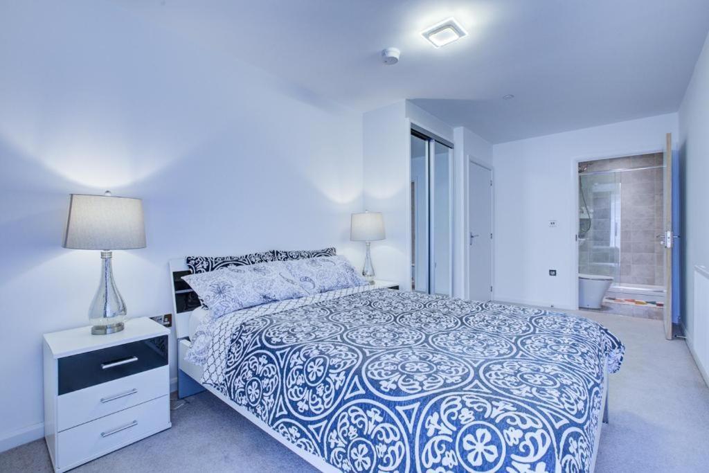 Luxury 2 Bed Flat In A New Block In East Acton Apartman London Kültér fotó