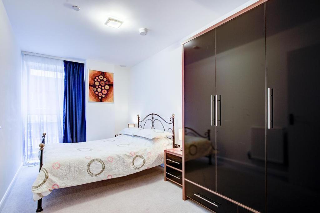 Luxury 2 Bed Flat In A New Block In East Acton Apartman London Kültér fotó