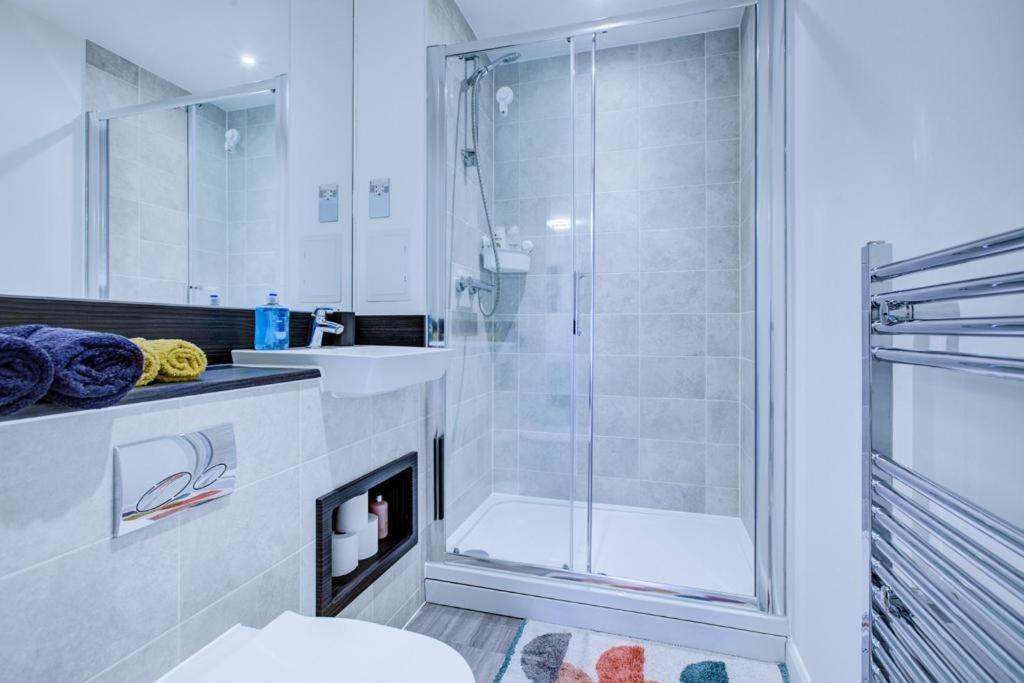 Luxury 2 Bed Flat In A New Block In East Acton Apartman London Kültér fotó