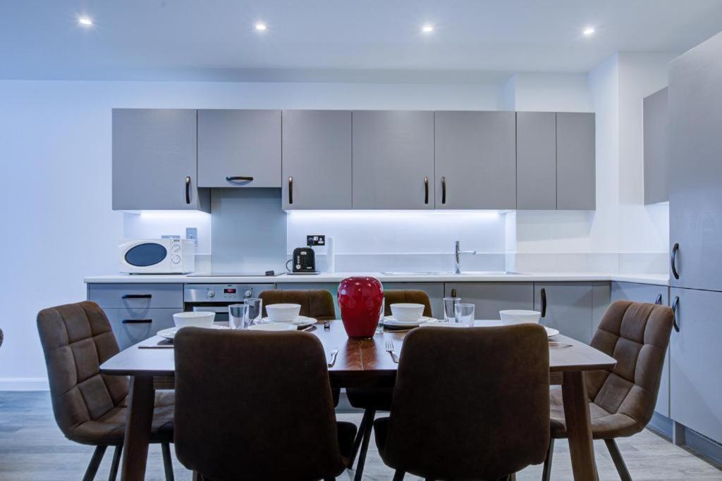 Luxury 2 Bed Flat In A New Block In East Acton Apartman London Kültér fotó